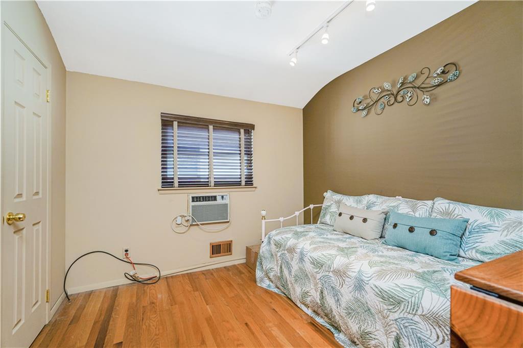 980 Rensselaer Avenue Prince's Bay Staten Island NY 10309