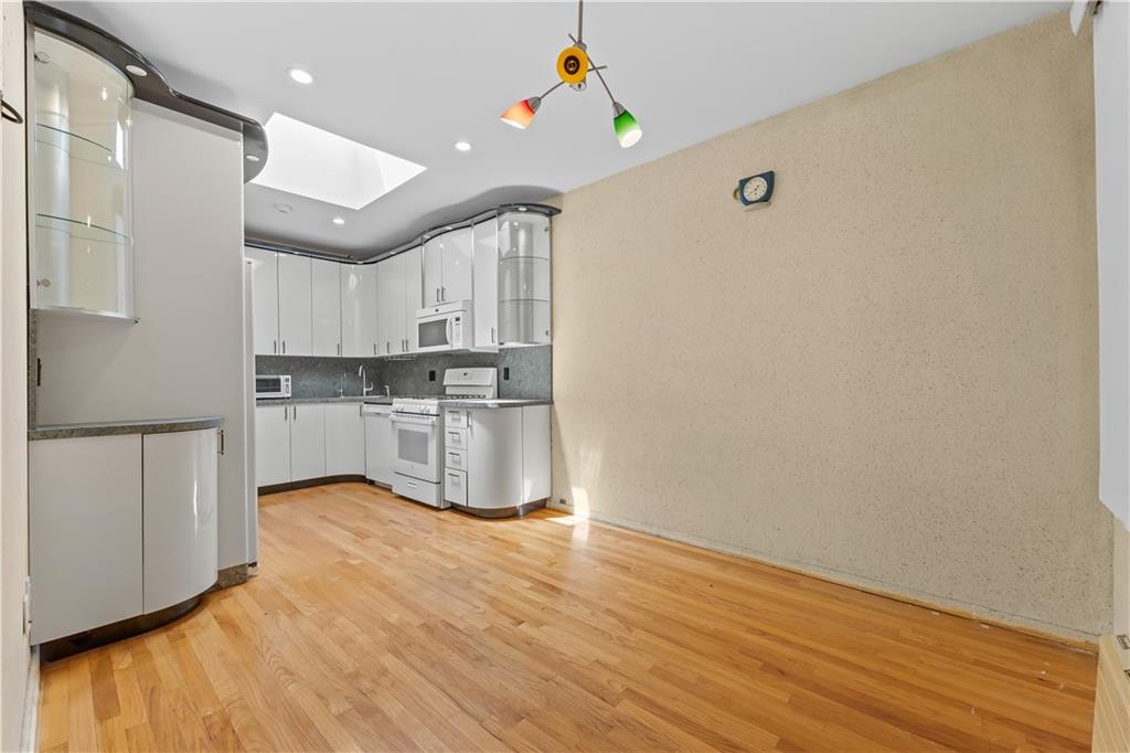 2726 East 27th Street Sheepshead Bay Brooklyn NY 11235