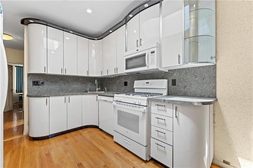 2726 East 27th Street Sheepshead Bay Brooklyn NY 11235