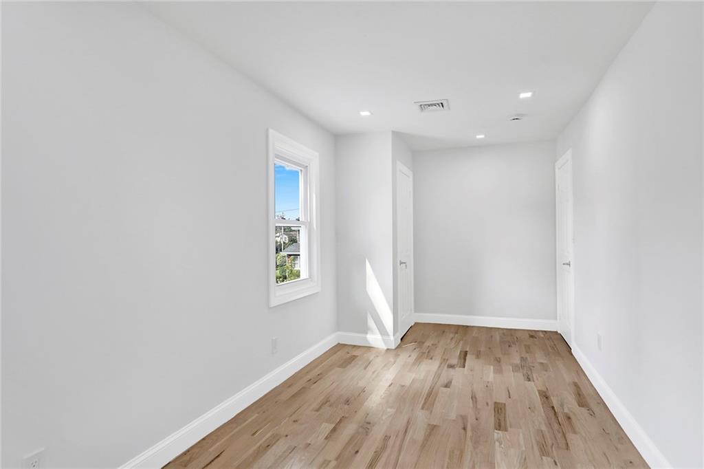 38 Chester Court Out of NYC Oceanside NY 11572