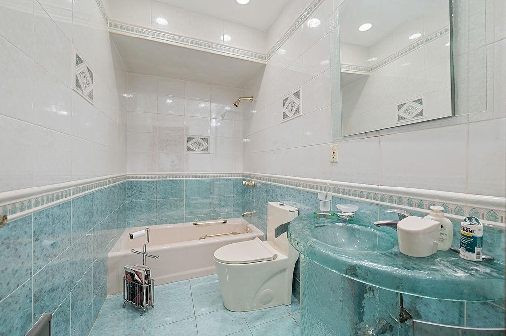 7325 14th Avenue Bensonhurst Brooklyn NY 11228