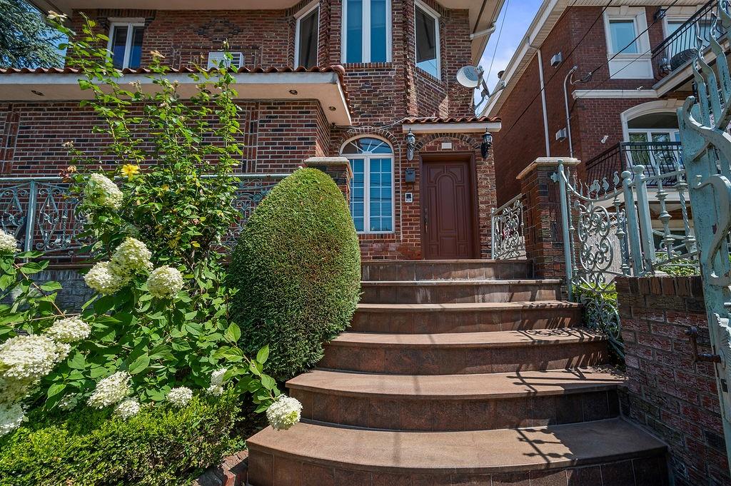 7325 14th Avenue Bensonhurst Brooklyn NY 11228