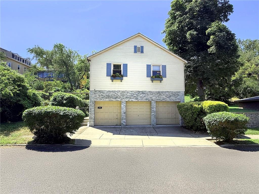 106 Carroll Place St. George Staten Island NY 10301