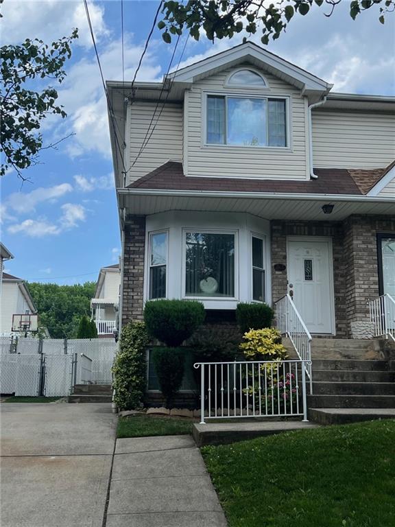 263 Seguine Avenue Prince's Bay Staten Island NY 10309