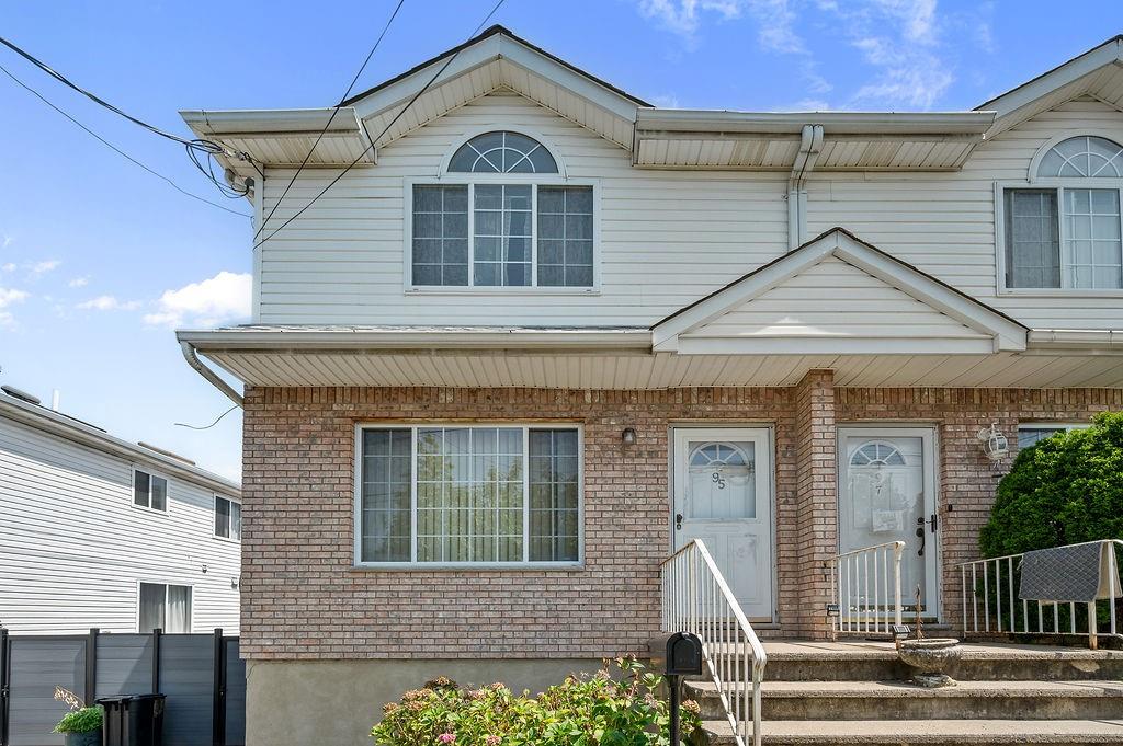 95 Reynolds Street Rosebank Staten Island NY 10305