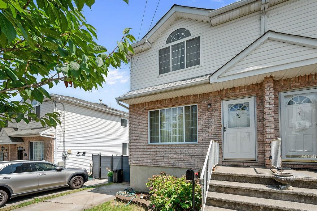 95 Reynolds Street Rosebank Staten Island NY 10305