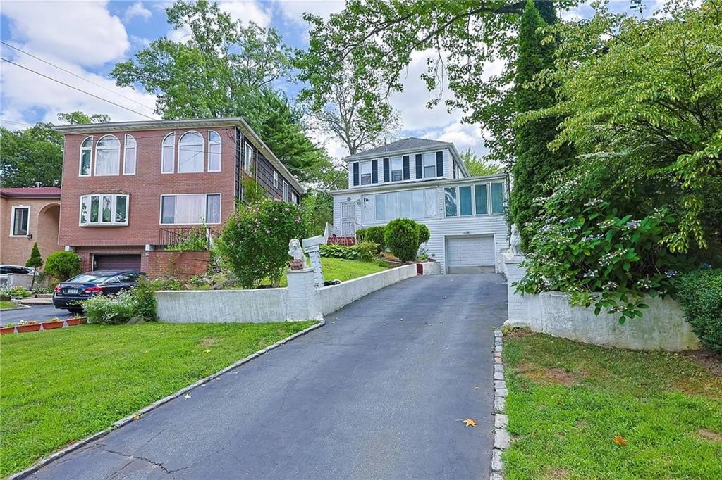 19512 McLaughlin Avenue Jamaica Estates Holliswood NY 11423