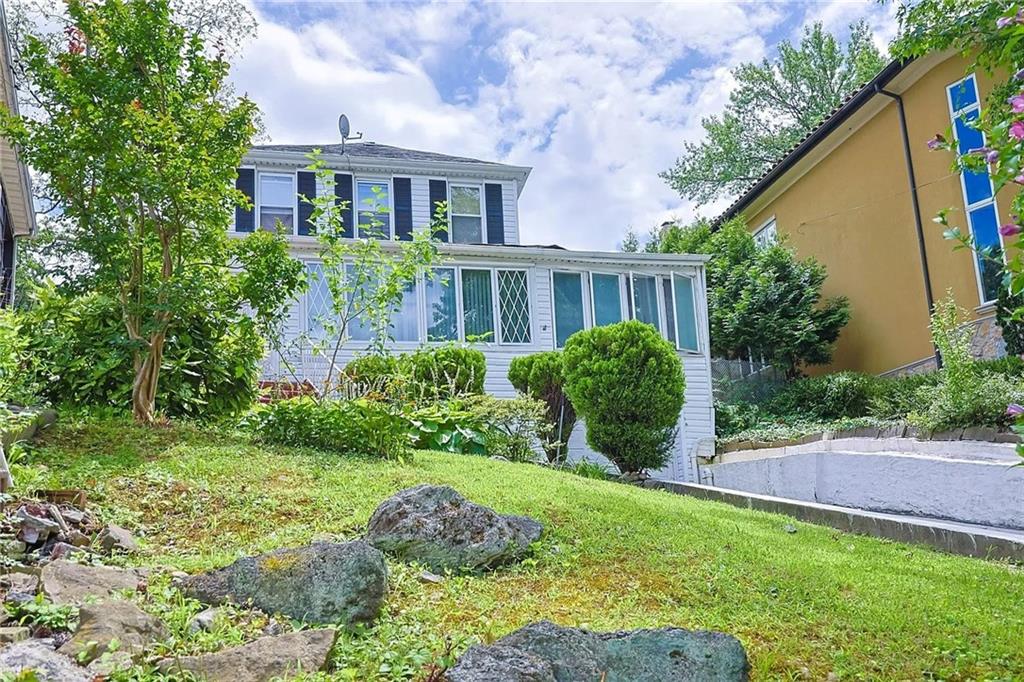 19512 McLaughlin Avenue Jamaica Estates Holliswood NY 11423