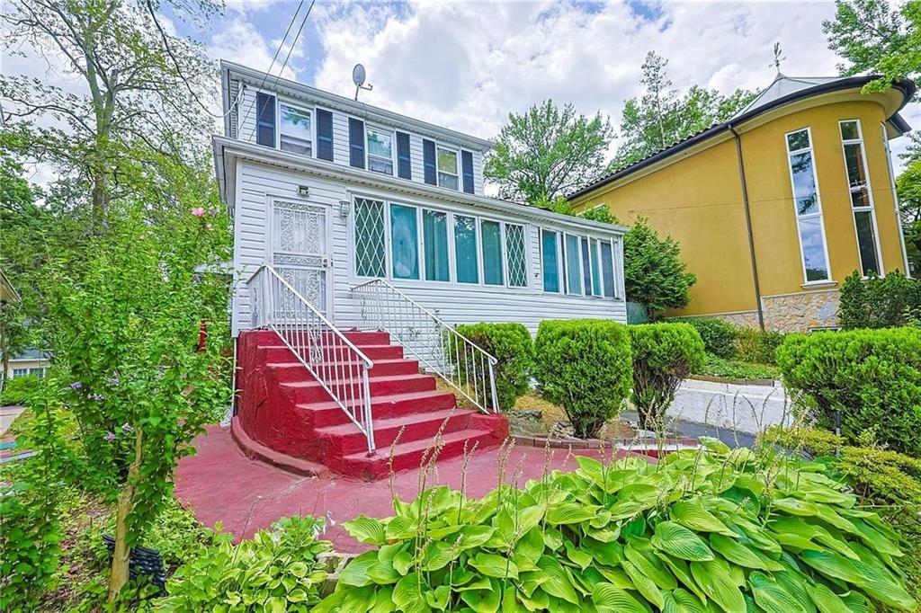 19512 McLaughlin Avenue Jamaica Estates Holliswood NY 11423