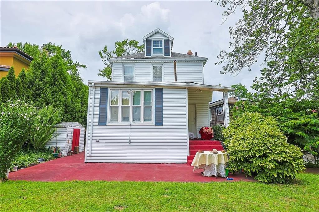 19512 McLaughlin Avenue Jamaica Estates Holliswood NY 11423