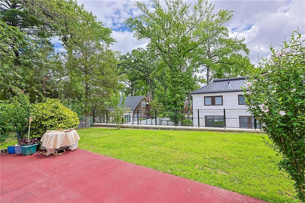 19512 McLaughlin Avenue Jamaica Estates Holliswood NY 11423