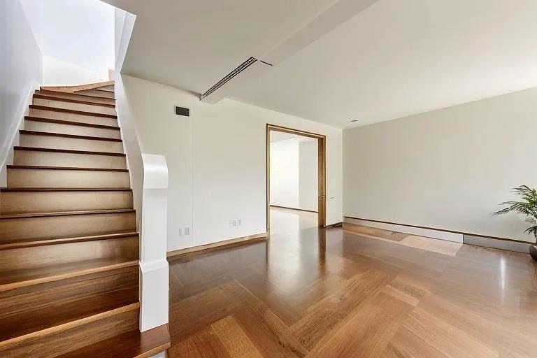 19512 McLaughlin Avenue Jamaica Estates Holliswood NY 11423