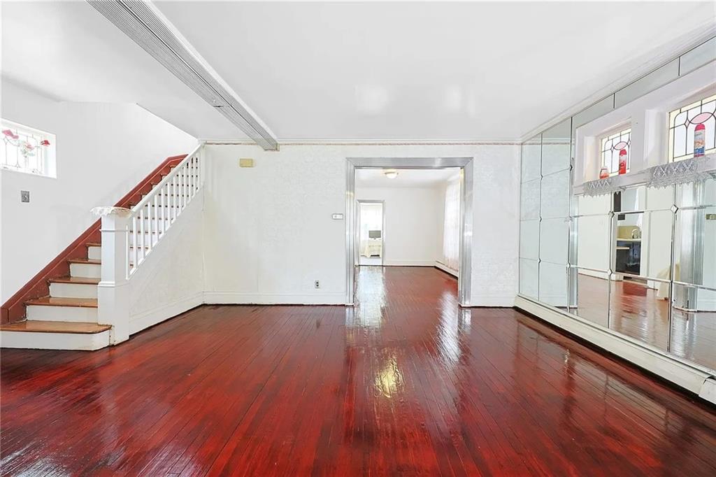 19512 McLaughlin Avenue Jamaica Estates Holliswood NY 11423