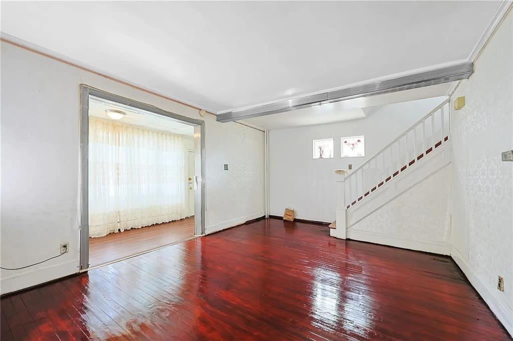 19512 McLaughlin Avenue Jamaica Estates Holliswood NY 11423