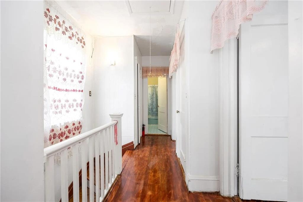 19512 McLaughlin Avenue Jamaica Estates Holliswood NY 11423
