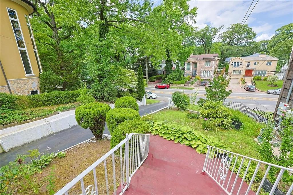 19512 McLaughlin Avenue Jamaica Estates Holliswood NY 11423