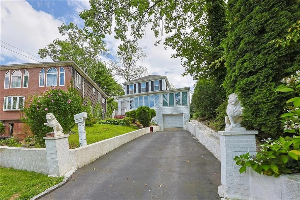 19512 McLaughlin Avenue Jamaica Estates Holliswood NY 11423