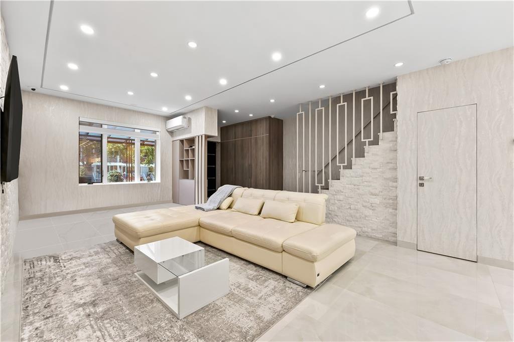 149 Pembroke Street Manhattan Beach Brooklyn NY 11235