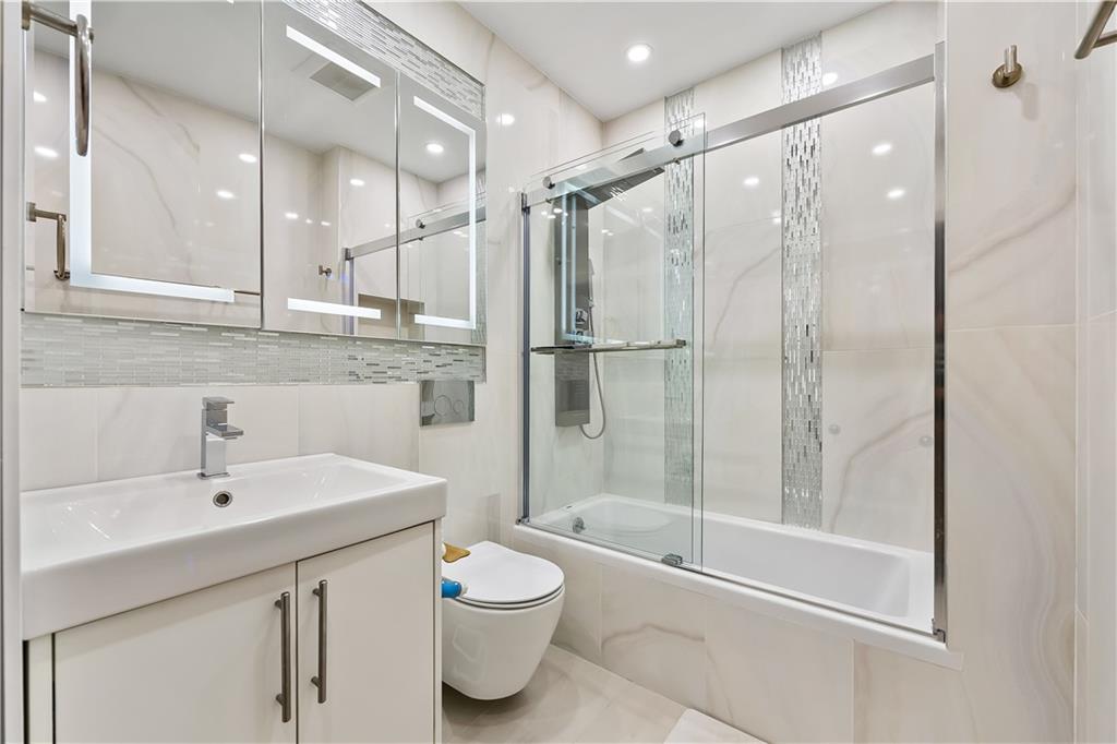 149 Pembroke Street Manhattan Beach Brooklyn NY 11235