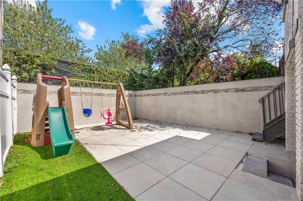 149 Pembroke Street Manhattan Beach Brooklyn NY 11235