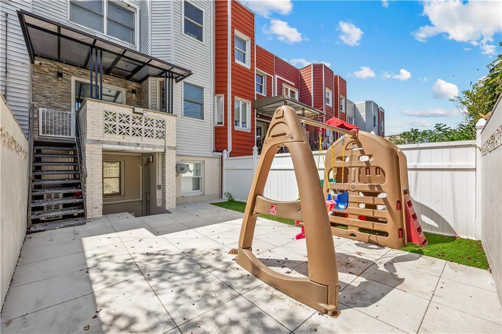 149 Pembroke Street Manhattan Beach Brooklyn NY 11235