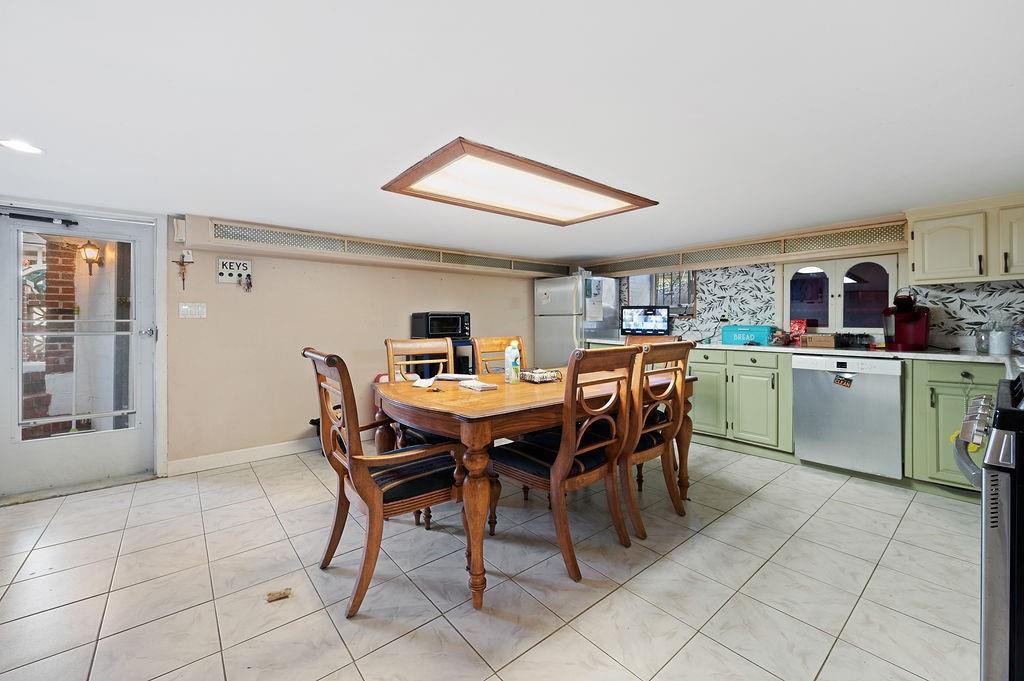 198 Bay 11th Street Bensonhurst Brooklyn NY 11228