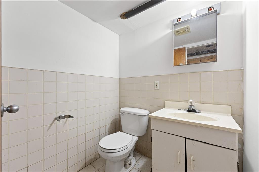 2418 East 23 Street Sheepshead Bay Brooklyn NY 11235