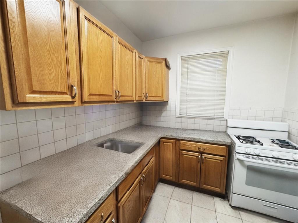 2951 Harding Avenue Throgs Neck Bronx NY 10465