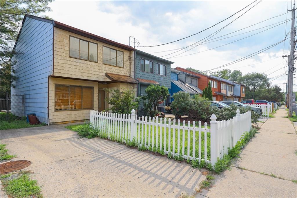 176 Arlington Place Mariner's Harbor Staten Island NY 10303