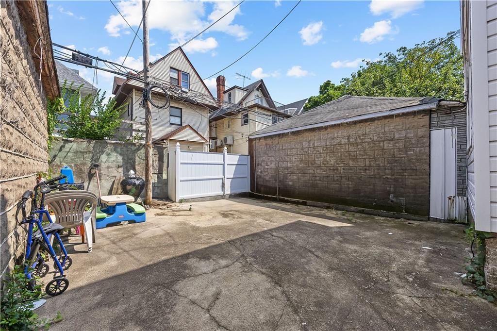 407 East 4th Street Kensington Brooklyn NY 11218