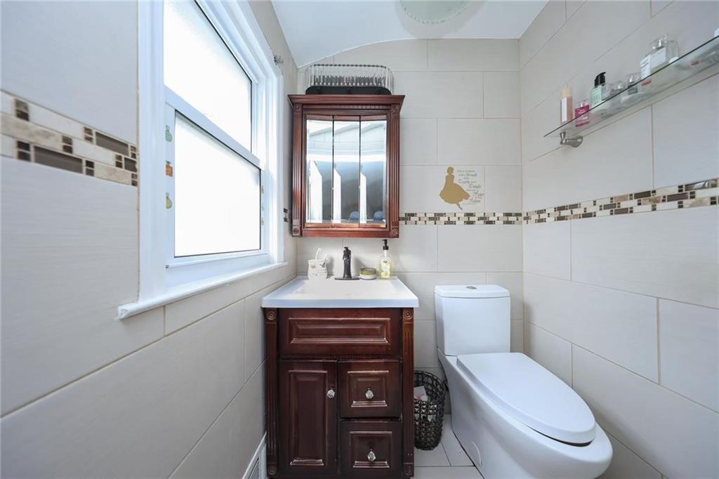 18 Taunton Street Bay Terrace Richmond NY 10306