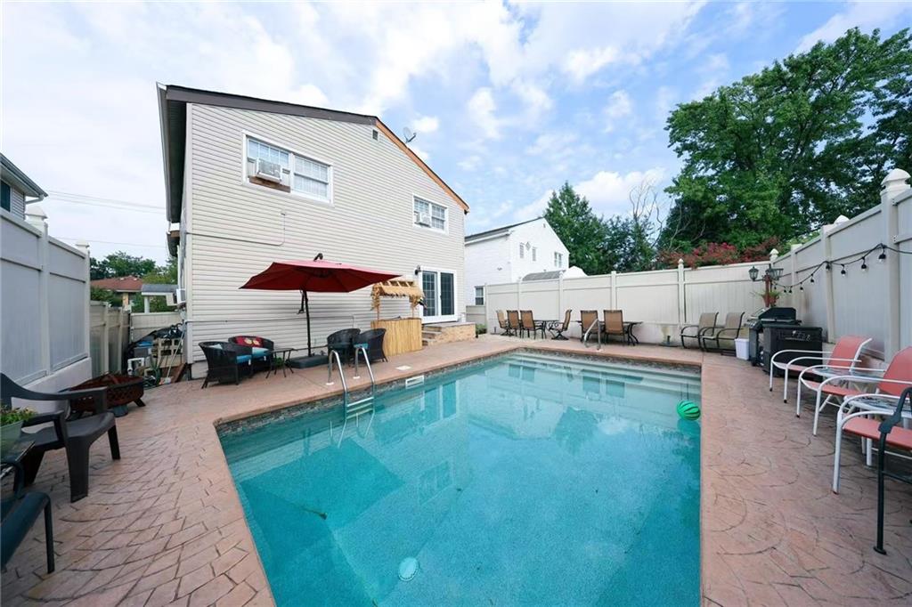 18 Taunton Street Bay Terrace Richmond NY 10306
