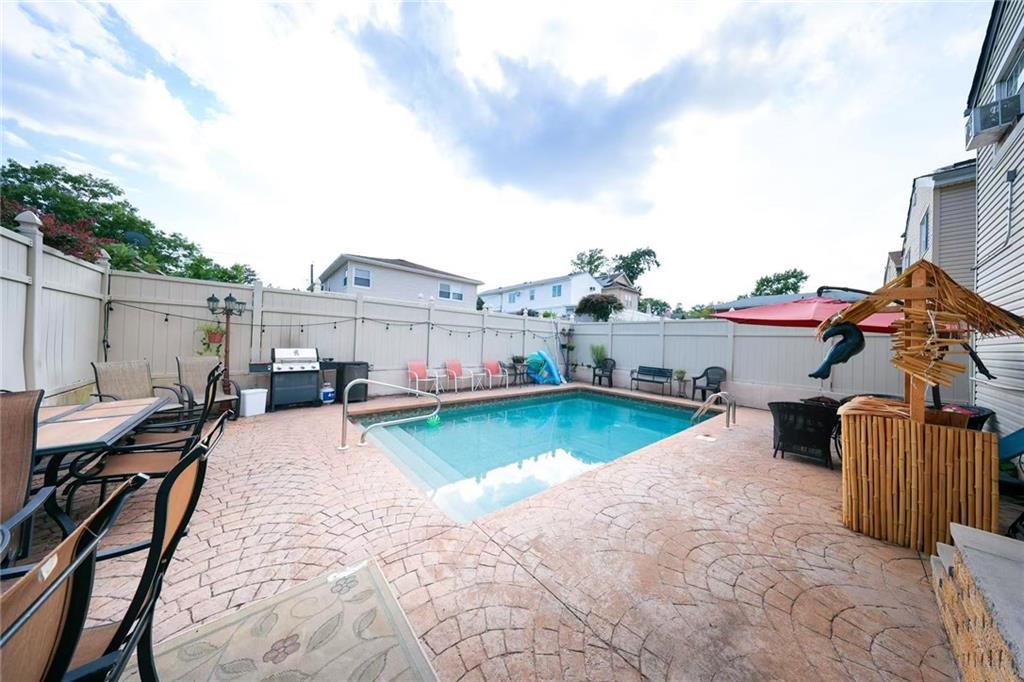 18 Taunton Street Bay Terrace Richmond NY 10306