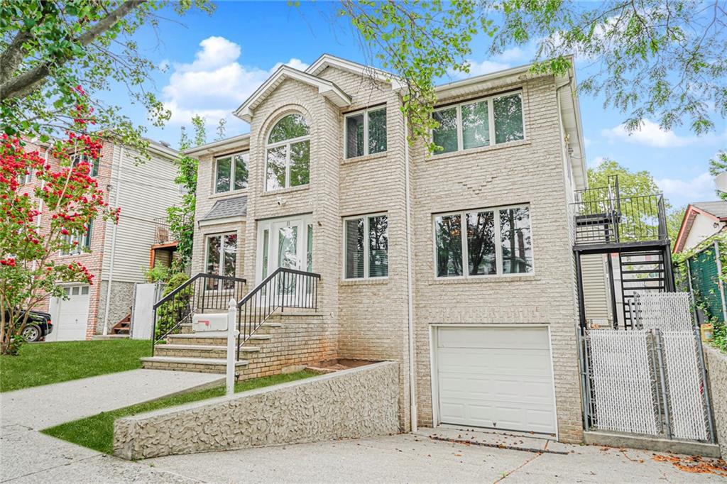 11 Whitaker Place Dongan Hills Staten Island NY 10304