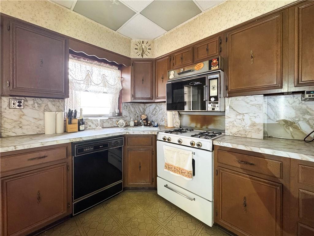 6073 71st Street Maspeth Maspeth NY 11378