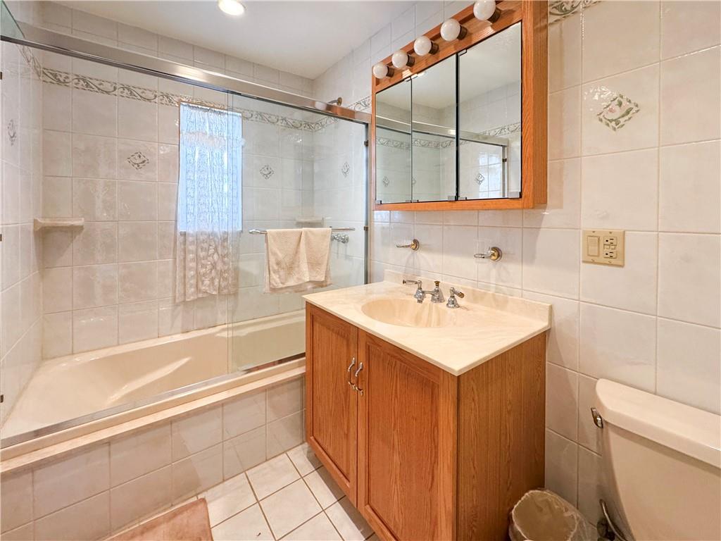 6073 71st Street Maspeth Maspeth NY 11378