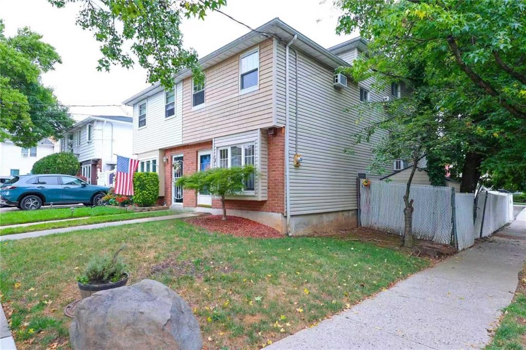 4 Country Woods Lane Great Kills Staten Island NY 10308