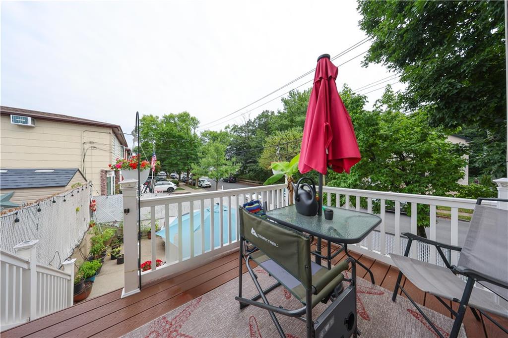 4 Country Woods Lane Great Kills Staten Island NY 10308