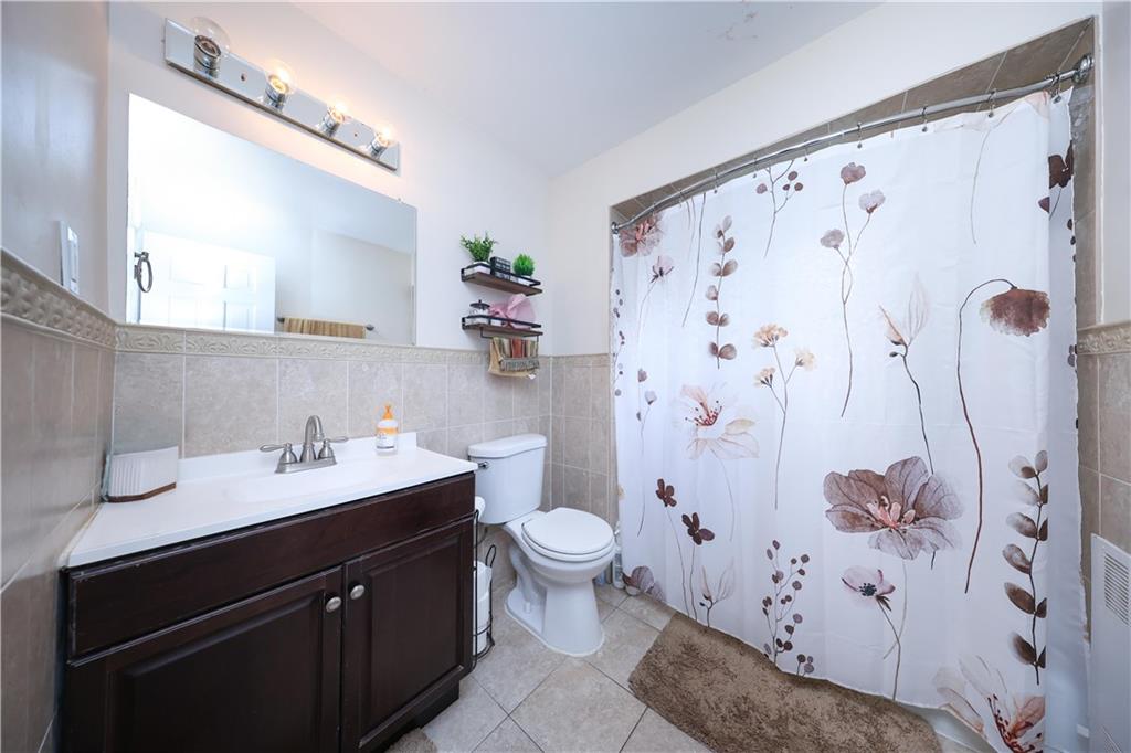 4 Country Woods Lane Great Kills Staten Island NY 10308