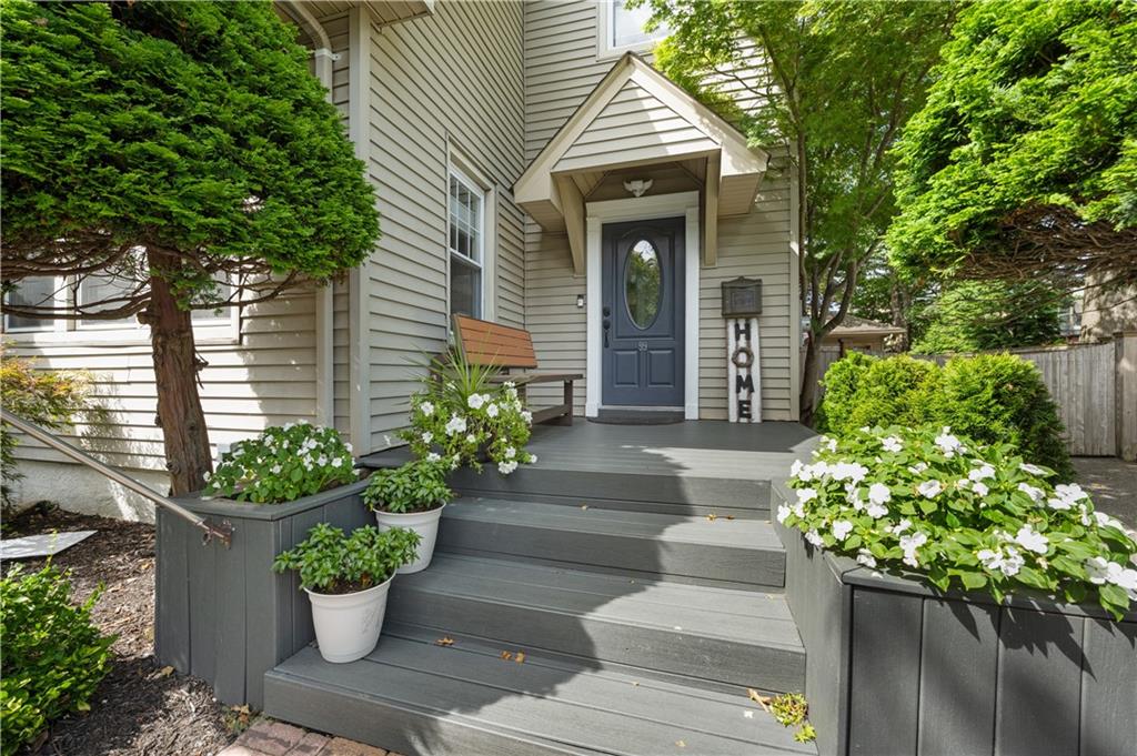 99 Rider Avenue Out of NYC Malverne NY 11565