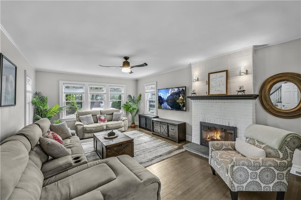99 Rider Avenue Out of NYC Malverne NY 11565