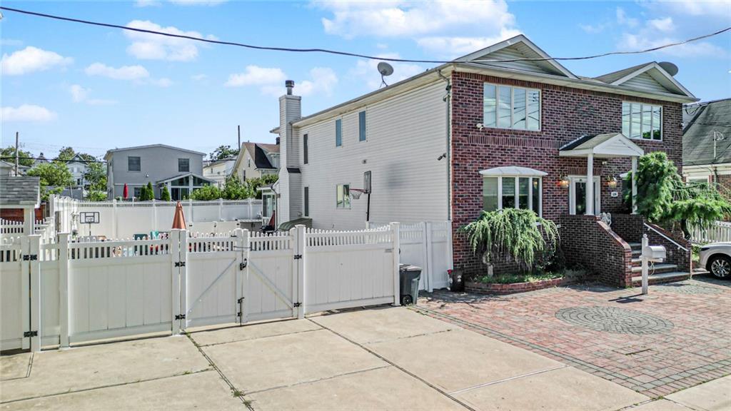 124 Virginia Avenue Rosebank Staten Island NY 10305