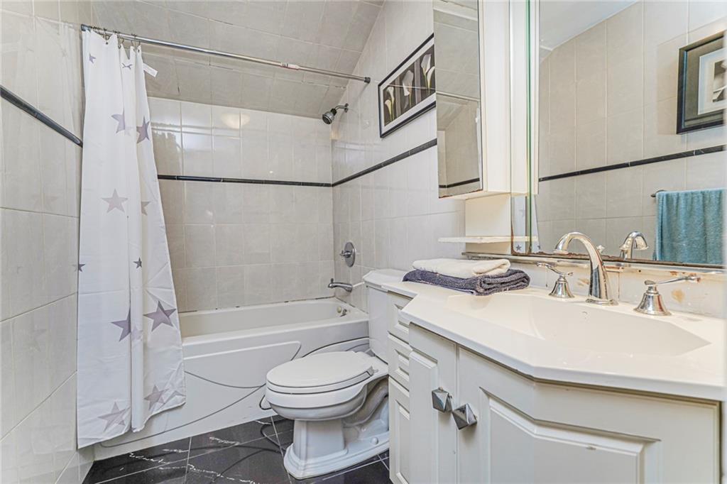 124 Virginia Avenue Rosebank Staten Island NY 10305
