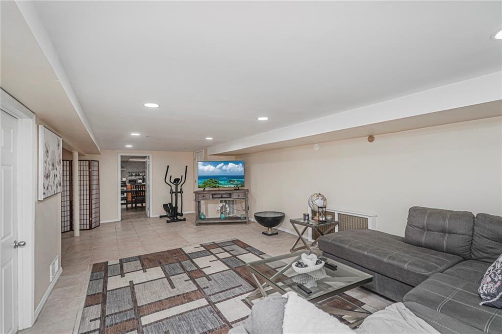 4 Brentwood Avenue Randall Manor Staten Island NY 10301