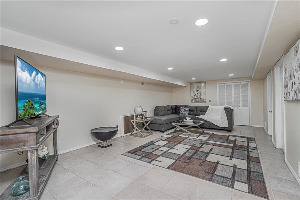 4 Brentwood Avenue Randall Manor Staten Island NY 10301