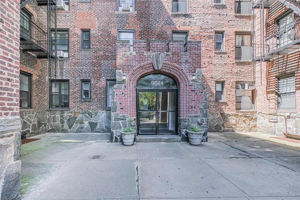 9524 Fort Hamilton Parkway Bay Ridge Brooklyn NY 11209