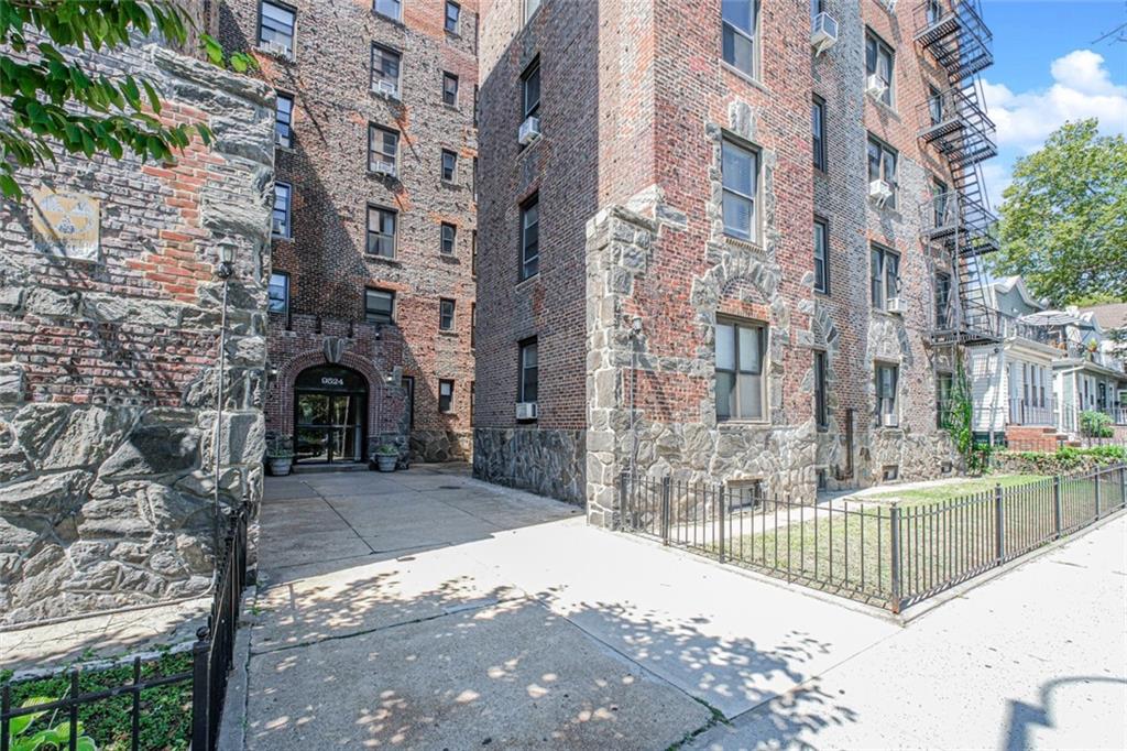 9524 Fort Hamilton Parkway Bay Ridge Brooklyn NY 11209
