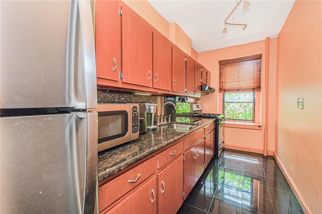 9524 Fort Hamilton Parkway Bay Ridge Brooklyn NY 11209