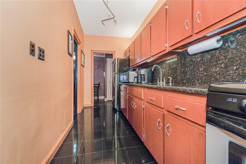 9524 Fort Hamilton Parkway Bay Ridge Brooklyn NY 11209