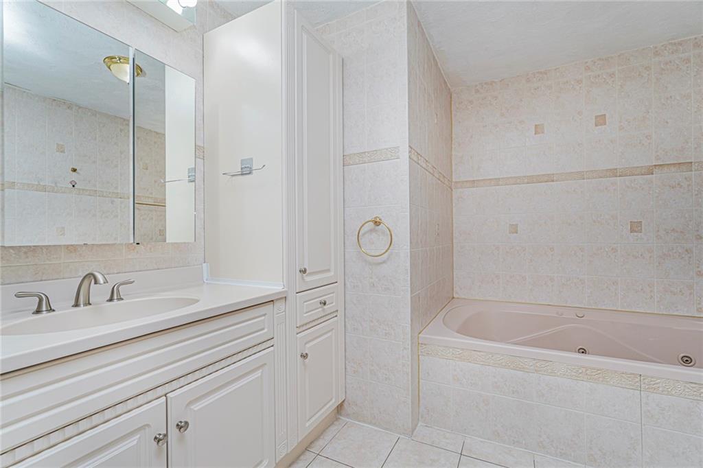 70 Redwood Loop Staten Island NY 10309
